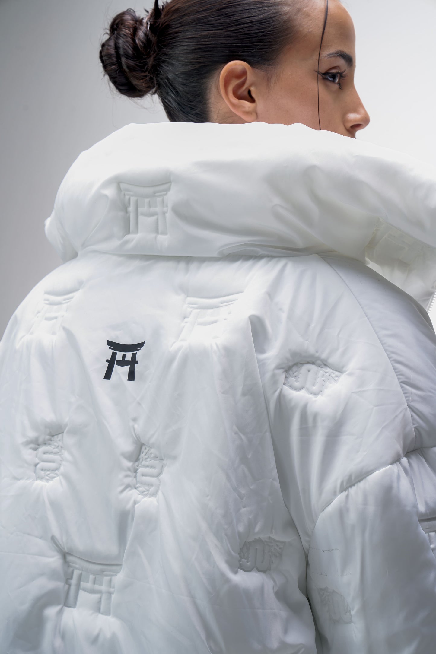 MUSURE White Puffer | Dragonic 1st Edition ⛩️